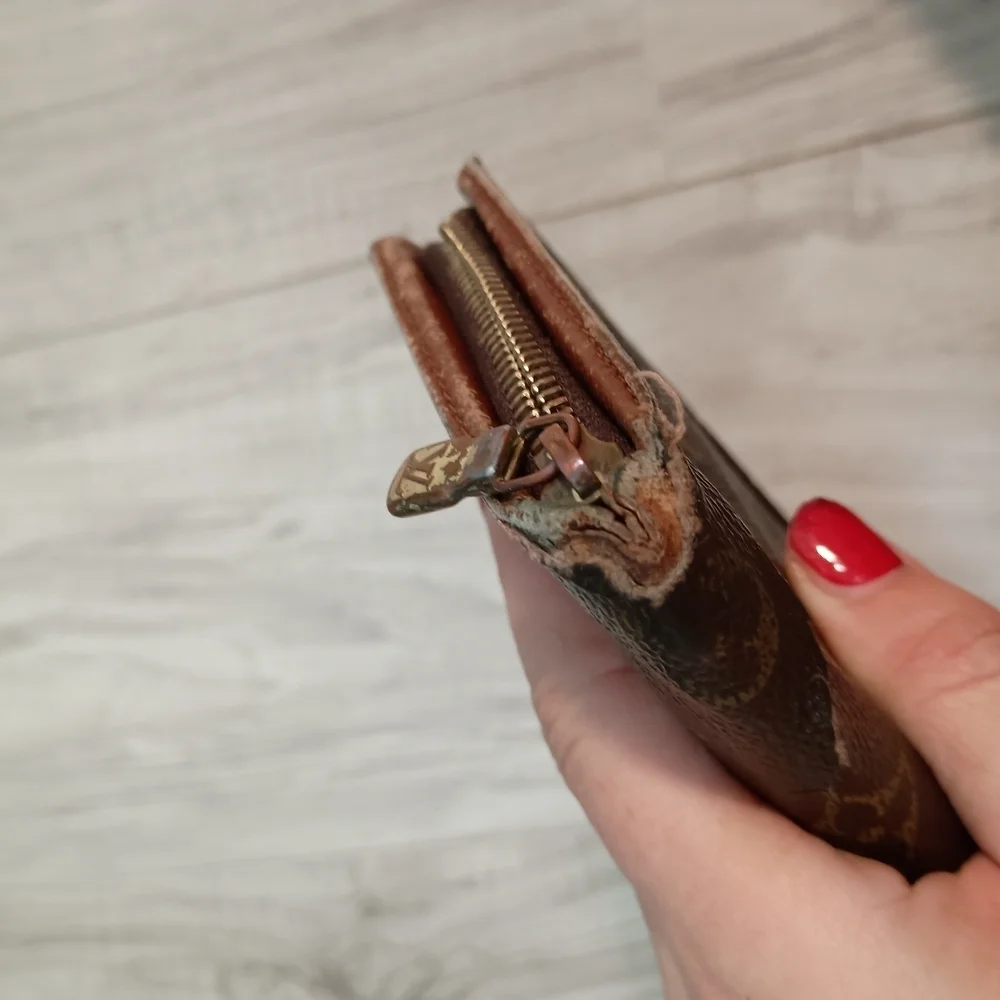 Louis Vuitton Long Round zipper Monogram Wallet